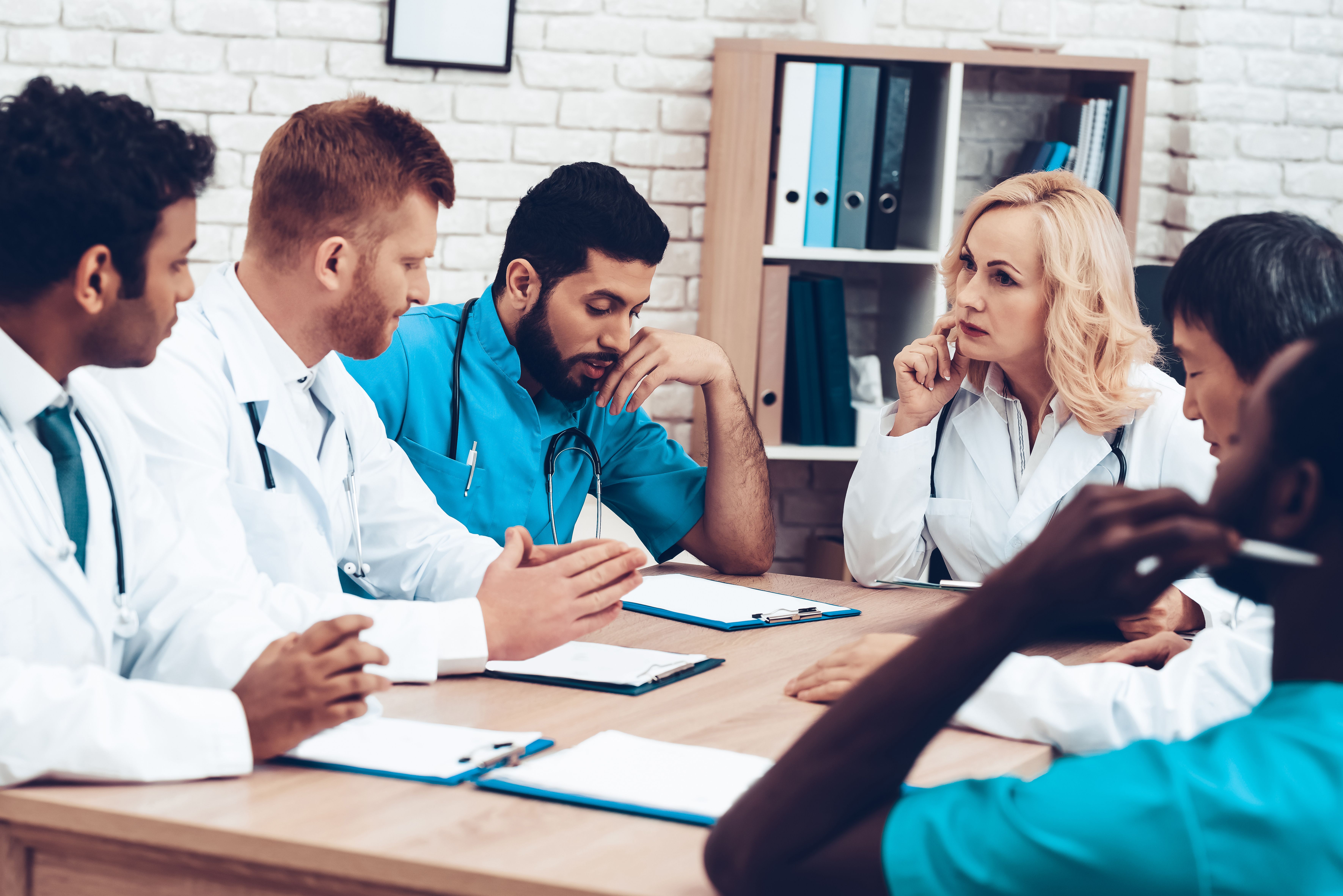 staff meeting | © VadimGuzhva - stock.adobe.com